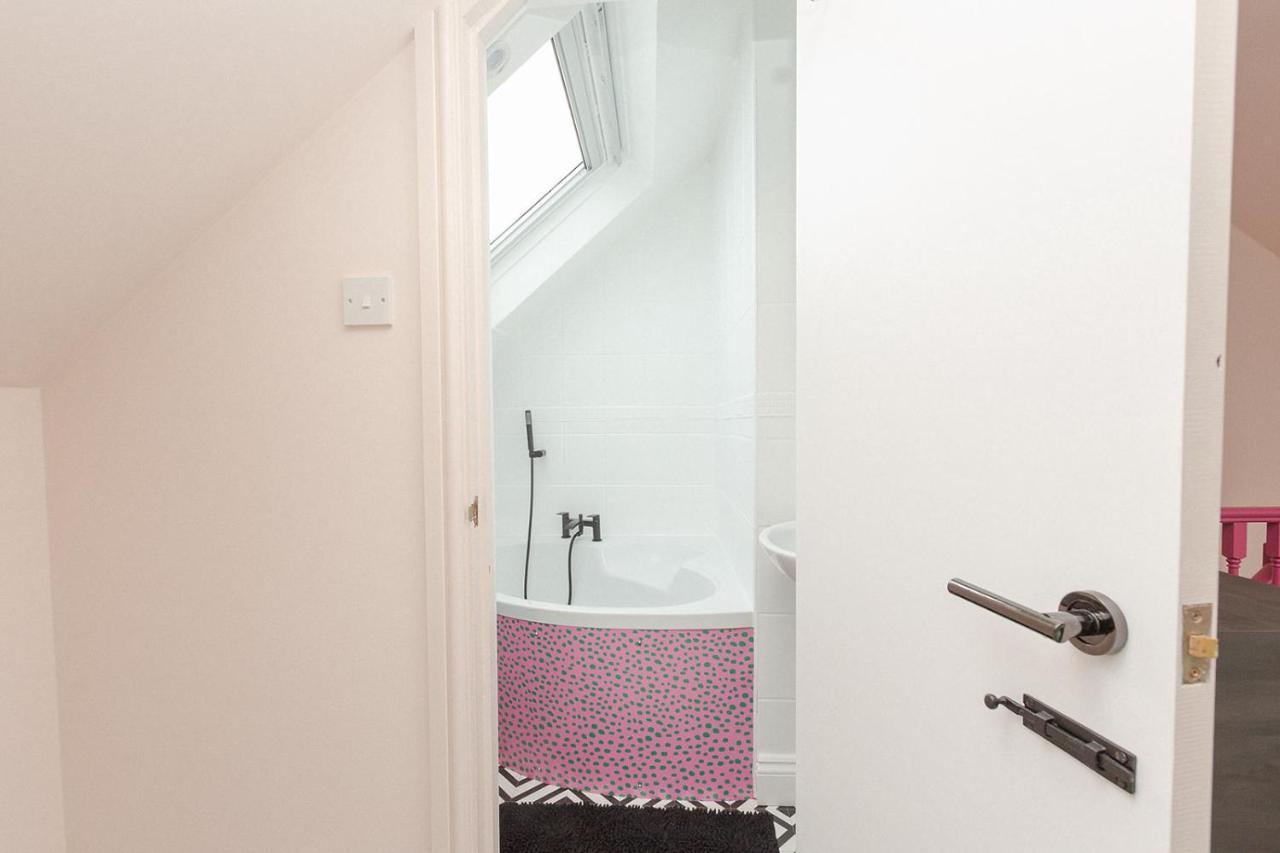 Funky Flat In Margate'S Westbrook Bay Lägenhet Exteriör bild